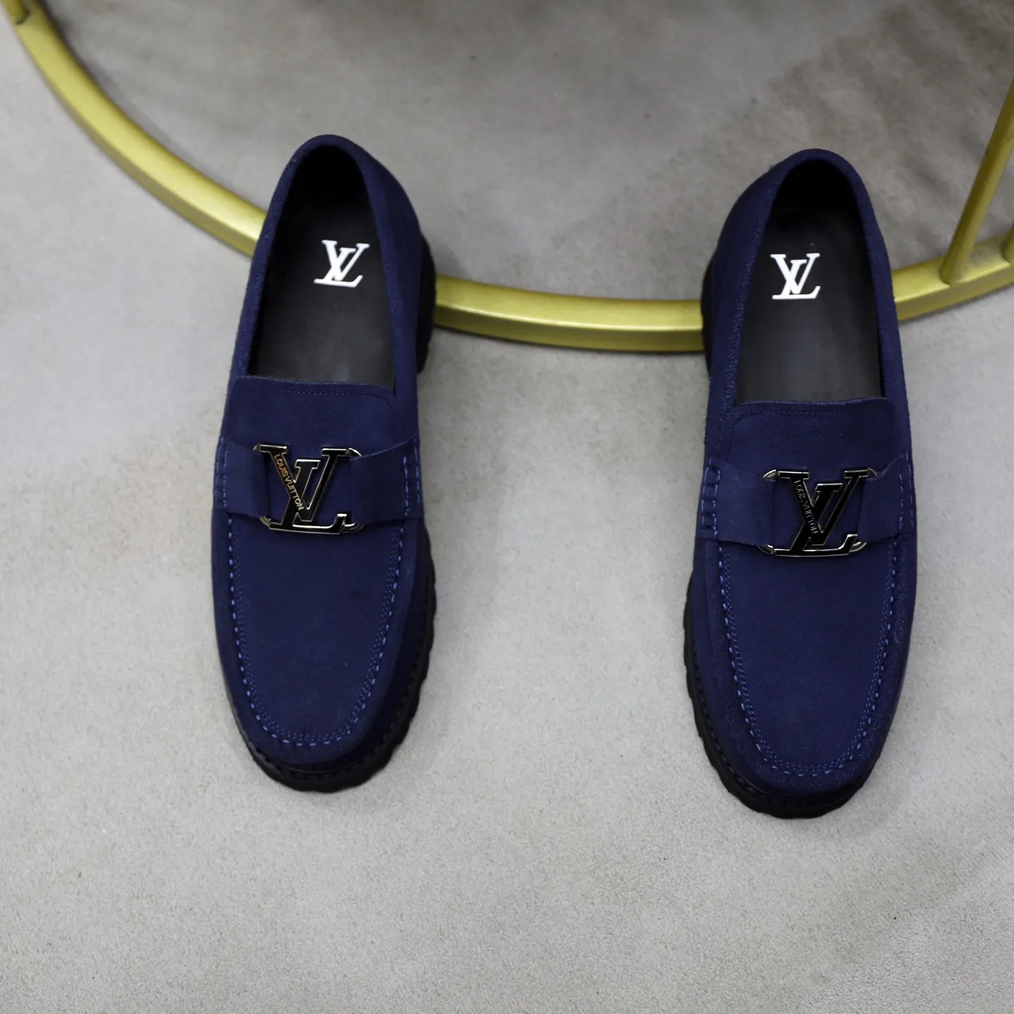 Men's men's shoes💰600💰Louis Vuitton LV men's classic Oxford shoes, men's business formal boutique leather shoes, classic style, almond kernel exquisite toe, ultimate art, the whole shoe is made of imported cow leather (open edge beads), carefully selected, fine pores, excellent gloss, soft texture, strong toughness, durable and not easy to deform, apricot calf leather lining, soft, comfortable, sweat-absorbent and breathable. Foam outsole, original box and dust bag packaging! Size: 38–44 (45/46 customized)